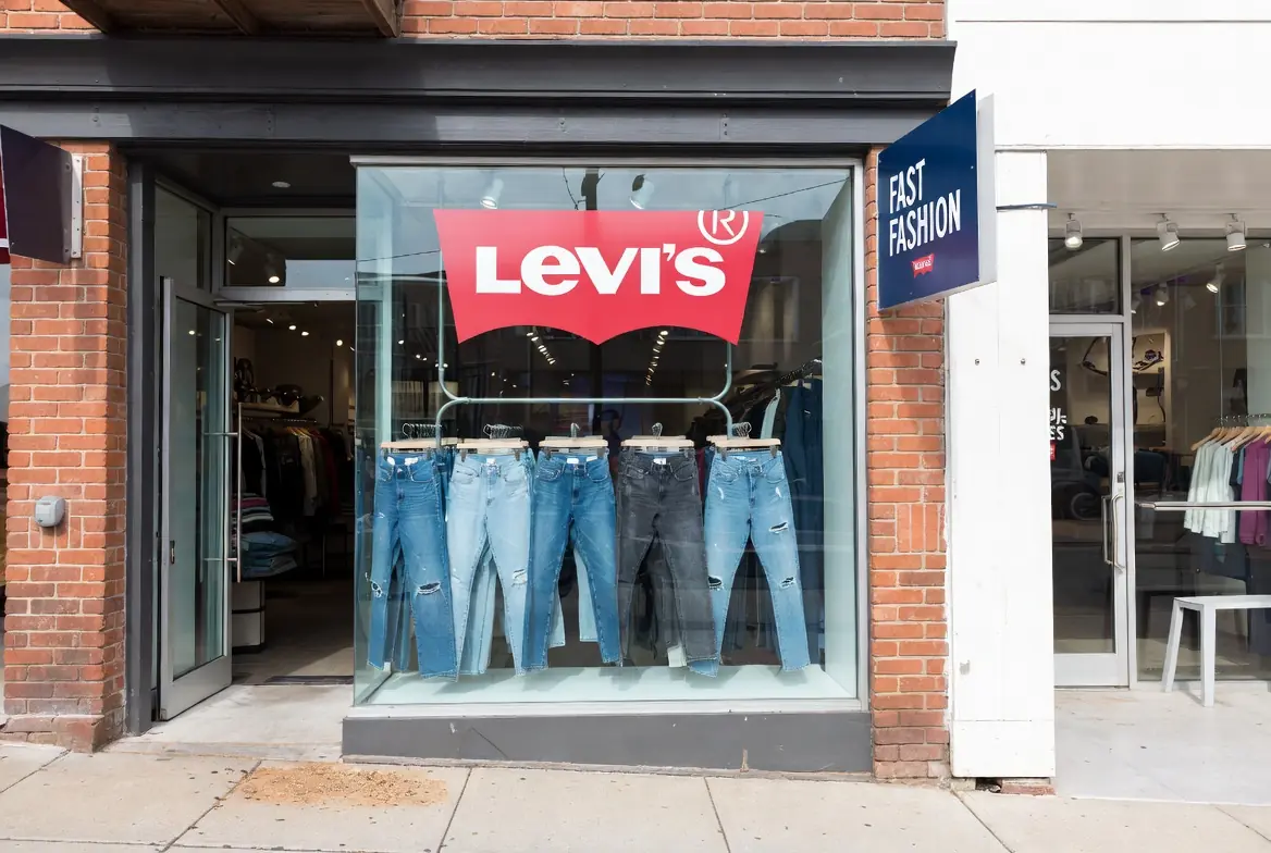 is levi's a fast fashion brand