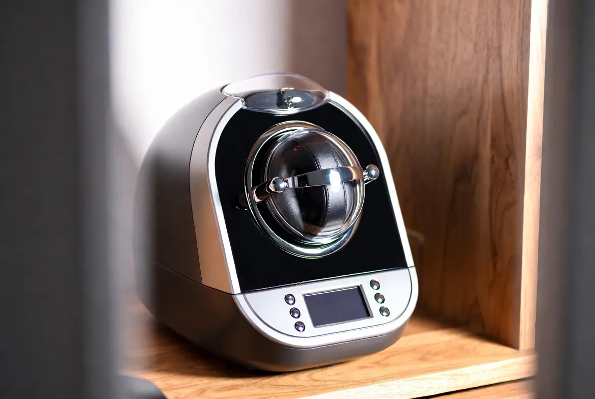 Single Watch Winder: The Stylish Way to Care for Your Automatic Watch in the UK