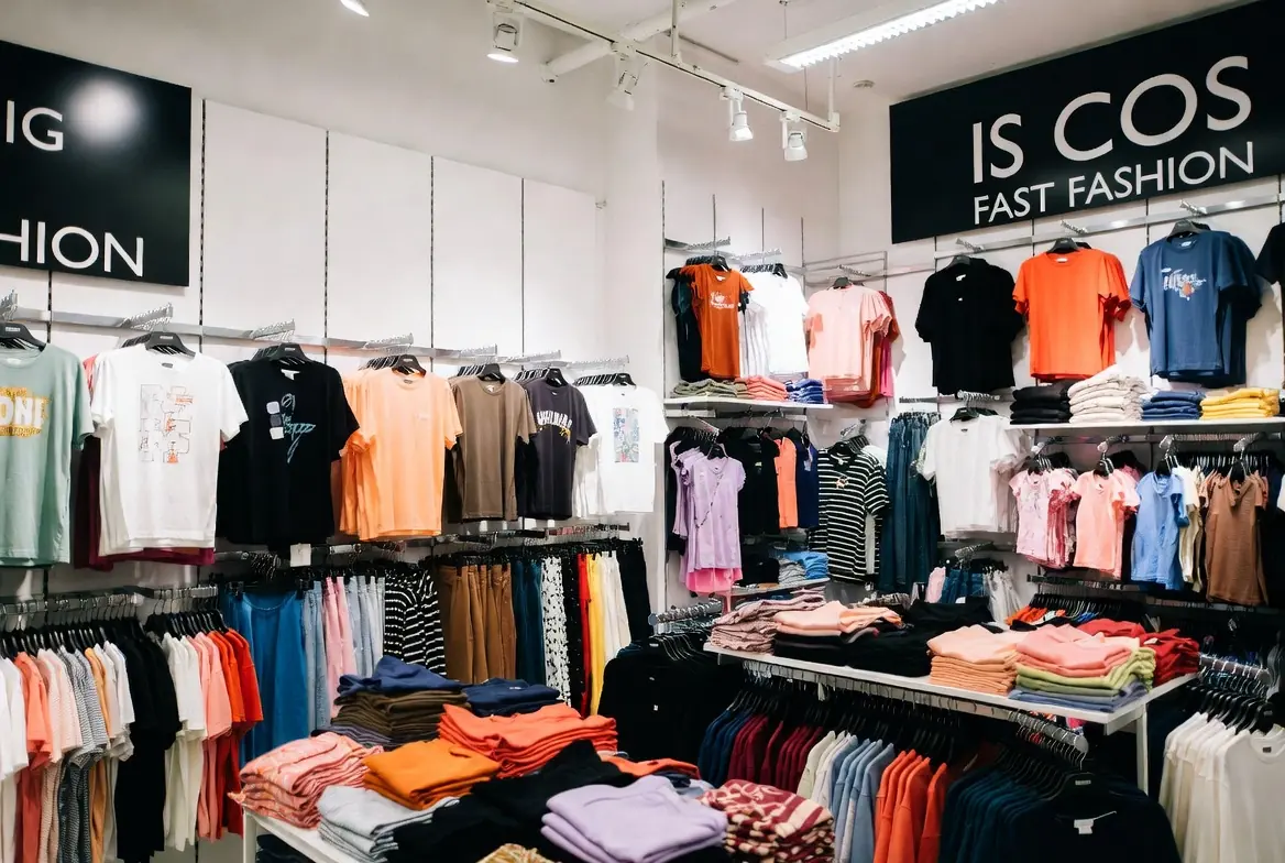 Is COS Fast Fashion in 2026? A Deep Dive into the Brand’s Model, Ethics, and Sustainability